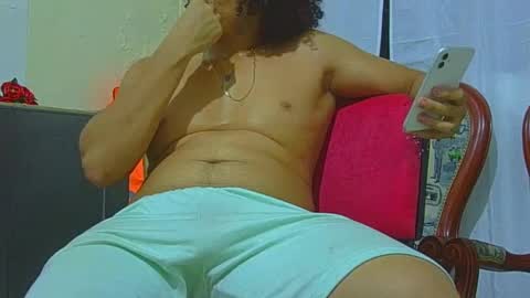 Snapshot of reylunaxxx chatting on September 13, 2025, 7:41 am REYHOT online show from September 13, 2025, 7:41 am