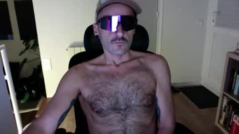 Snapshot of rfmnatural chatting on November 8, 2025, 7:01 pm rfmnatural online show from November 8, 2025, 7:01 pm