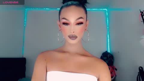 Snapshot of riannagarcia_ chatting on November 15, 2025, 4:32 am Rianna Garcia online show from November 15, 2025, 4:32 am