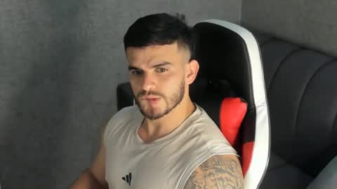 ricardogonzalez666 online show from January 3, 2025, 1:05 am