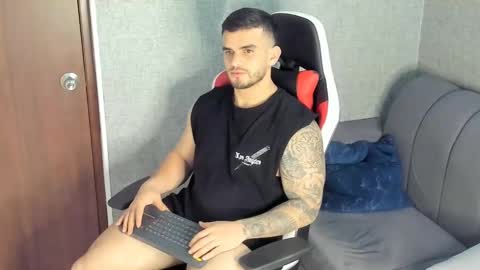 ricardogonzalez666 online show from January 8, 2025, 6:09 am