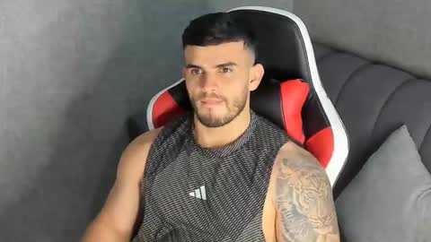 ricardogonzalez666 online show from January 14, 2025, 2:40 am