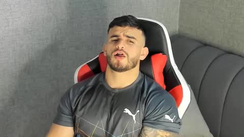 ricardogonzalez666 online show from January 16, 2025, 1:47 pm