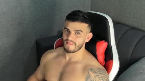 ricardogonzalez666 online show from January 19, 2025, 9:02 pm