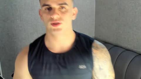 ricardogonzalez666 online show from January 28, 2025, 7:43 am