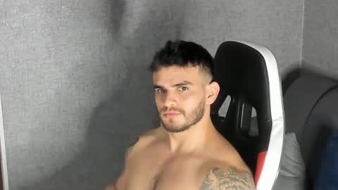 ricardogonzalez666 online show from March 11, 2025, 10:53 pm