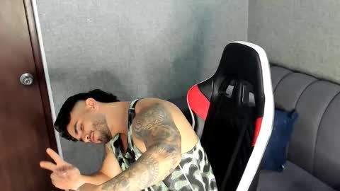 ricardogonzalez666 online show from October 18, 2025, 2:36 am