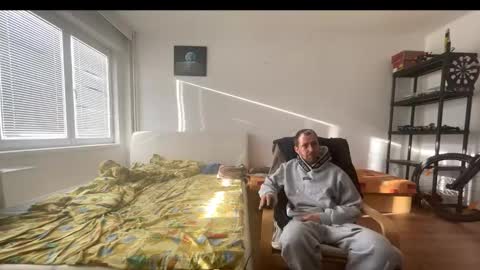 ricciardio online show from October 5, 2025, 6:34 am