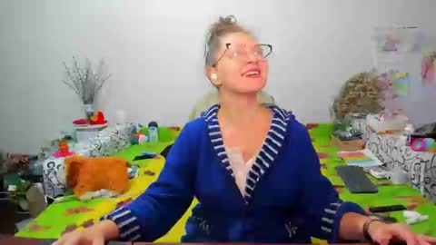 Snapshot of richlucky555 chatting on December 7, 2024, 2:13 pm Anna - not anna - right Anna online show from December 7, 2024, 2:13 pm