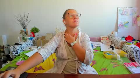 Snapshot of richlucky555 chatting on September 26, 2025, 9:35 am Anna - not anna - right Anna online show from September 26, 2025, 9:35 am