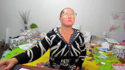 Snapshot of richlucky555 chatting on November 9, 2025, 3:43 pm Anna - not anna - right Anna online show from November 9, 2025, 3:43 pm