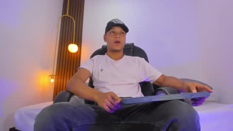 Ricky  online show from February 4, 2025, 9:52 pm