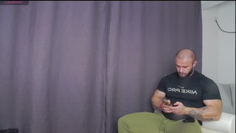 Snapshot of rickymiami1 chatting on November 6, 2025, 7:04 pm rickymiami1 online show from November 6, 2025, 7:04 pm