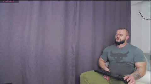 Snapshot of rickymiami1 chatting on December 1, 2025, 6:35 pm rickymiami1 online show from December 1, 2025, 6:35 pm