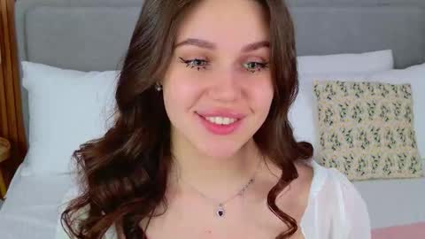 Rihanna online show from December 15, 2025, 5:39 pm