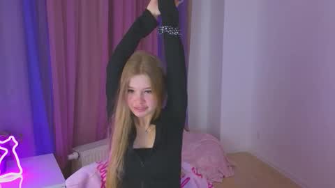 Rina online show from October 27, 2025, 10:36 pm