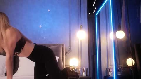    if you wanna buy smth stockingsph etc  custom videos or pics  online show from October 25, 2025, 11:29 am