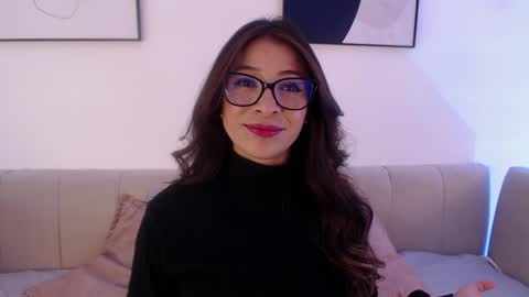 Snapshot of riley_bensongh chatting on December 18, 2024, 8:25 pm Riley online show from December 18, 2024, 8:25 pm