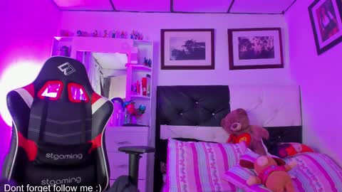 Snapshot of riley_black chatting on March 11, 2025, 1:16 am Bela online show from March 11, 2025, 1:16 am