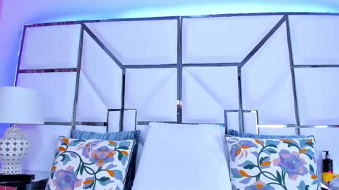 Snapshot of rileysweett chatting on February 14, 2025, 11:31 am Riley online show from February 14, 2025, 11:31 am