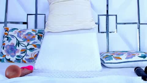 Snapshot of rileysweett chatting on March 7, 2025, 5:38 pm Riley online show from March 7, 2025, 5:38 pm