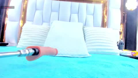 Snapshot of rileysweett chatting on November 1, 2025, 11:56 am Riley online show from November 1, 2025, 11:56 am