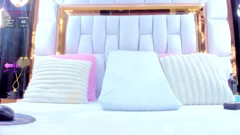 Snapshot of rileysweett chatting on November 24, 2025, 11:43 am Riley online show from November 24, 2025, 11:43 am