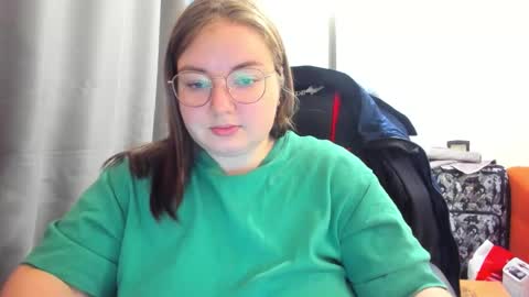 Snapshot of rina16 chatting on October 31, 2025, 6:25 am rina16 online show from October 31, 2025, 6:25 am