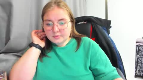 Snapshot of rina16 chatting on November 1, 2025, 7:05 pm rina16 online show from November 1, 2025, 7:05 pm