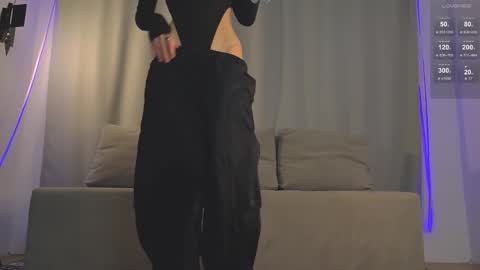 Snapshot of rinacain chatting on October 27, 2025, 7:01 am RINA online show from October 27, 2025, 7:01 am