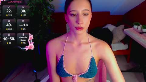 Snapshot of rioestrella chatting on October 10, 2025, 2:27 pm Emilia online show from October 10, 2025, 2:27 pm