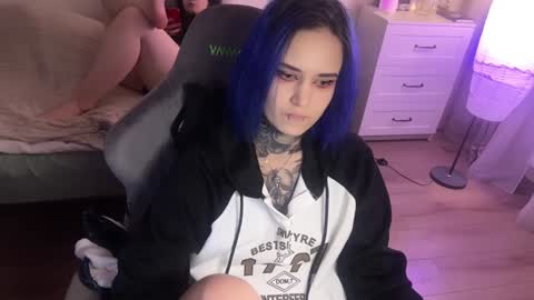   DianaBrite            fansl y online show from January 23, 2025, 4:37 pm