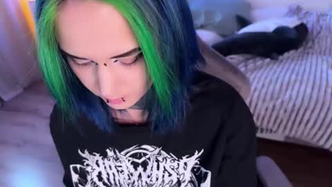   DianaBrite            fansl y online show from October 5, 2025, 12:36 pm