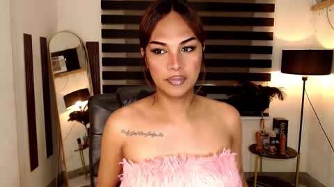 Snapshot of ririmoorets chatting on March 5, 2025, 6:12 am riri online show from March 5, 2025, 6:12 am