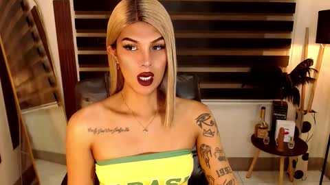 Snapshot of ririmoorets chatting on November 19, 2025, 7:08 am riri online show from November 19, 2025, 7:08 am