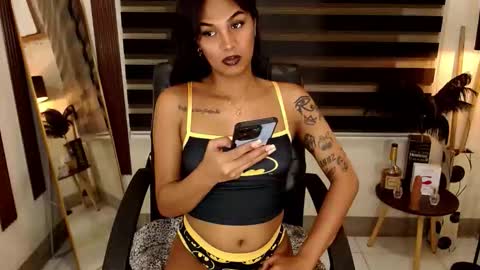 Snapshot of ririmoorets chatting on November 21, 2025, 7:07 am riri online show from November 21, 2025, 7:07 am