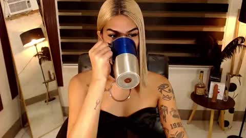 Snapshot of ririmoorets chatting on December 18, 2025, 10:10 am riri online show from December 18, 2025, 10:10 am