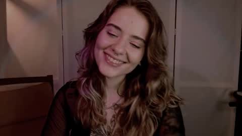 Snapshot of risha_laass chatting on December 18, 2024, 8:36 pm risha_laass online show from December 18, 2024, 8:36 pm