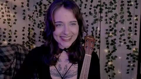 Snapshot of risha_laass chatting on September 25, 2025, 8:23 pm risha_laass online show from September 25, 2025, 8:23 pm