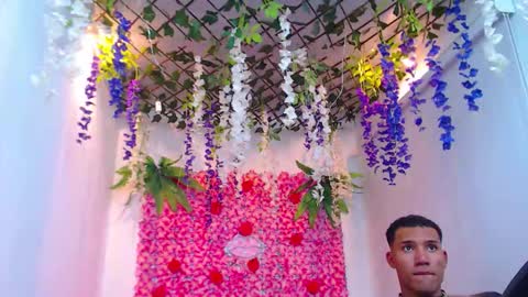 Snapshot of risitos_de_oro_ chatting on September 17, 2025, 7:43 am Risitos De Oro online show from September 17, 2025, 7:43 am