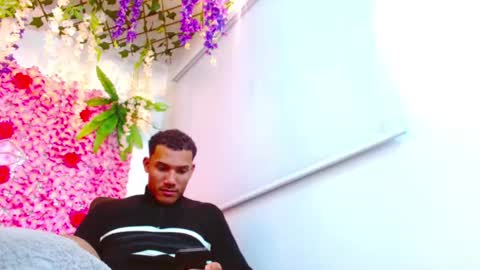 Snapshot of risitos_de_oro_ chatting on October 28, 2025, 3:21 am Risitos De Oro online show from October 28, 2025, 3:21 am