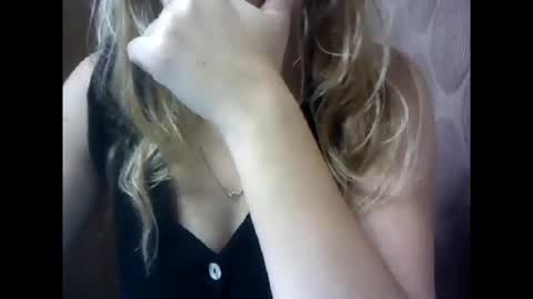 RiveraMaureen online show from November 5, 2025, 10:59 am