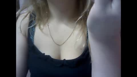 RiveraMaureen online show from November 25, 2025, 11:32 am