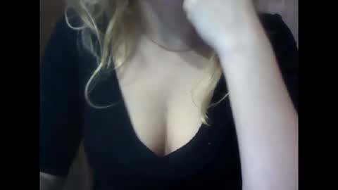 RiveraMaureen online show from November 25, 2025, 11:38 pm