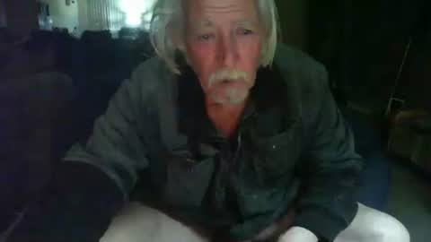 Snapshot of riverratggg chatting on January 1, 2025, 9:31 pm riveratggg online show from January 1, 2025, 9:31 pm