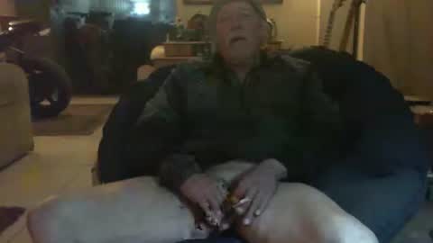 Snapshot of riverratggg chatting on September 18, 2025, 7:27 pm riveratggg online show from September 18, 2025, 7:27 pm