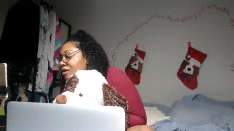 Snapshot of riversaint chatting on February 14, 2025, 10:25 pm River Saint online show from February 14, 2025, 10:25 pm