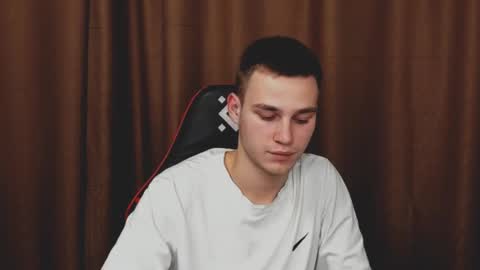 robert10211 online show from December 24, 2024, 4:40 pm