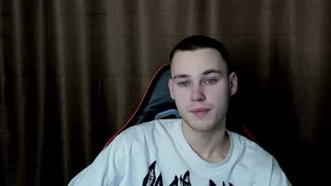 robert10211 online show from January 29, 2025, 8:25 pm