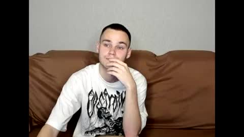 robert10211 online show from November 1, 2025, 8:55 pm